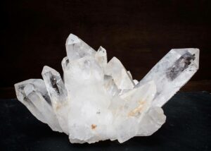Master Bergkristall Gruppe mit 7 Kristalltypen, u.a. Generator-/Isiskristall - 4,1 kg