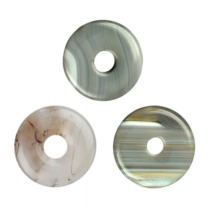 Drei verschiedene Achat Donuts mit 30 mm Durchmesser