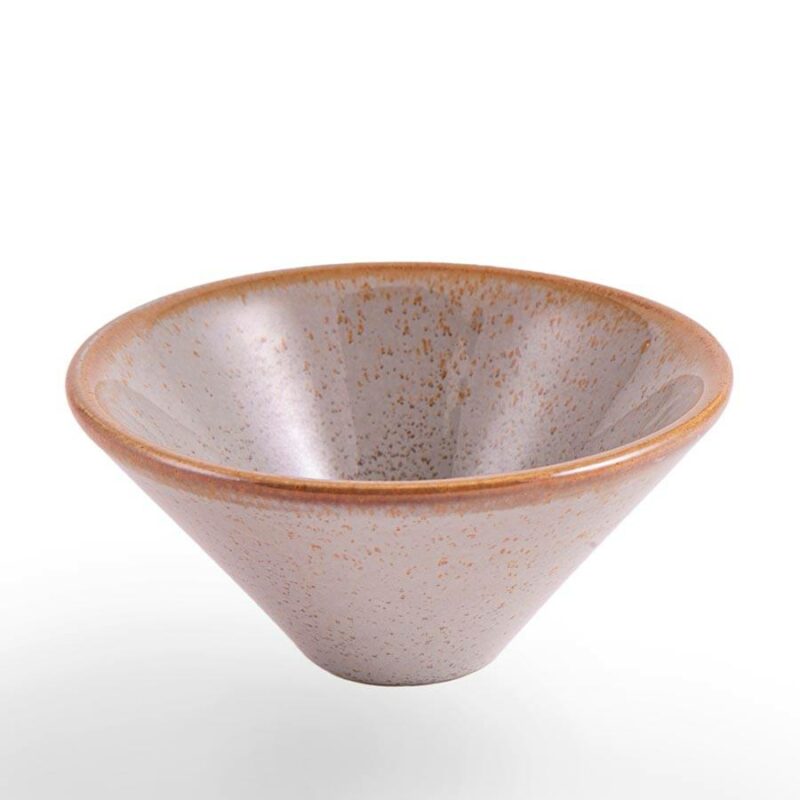 Diese kleine hellgrau-beige gefärbte Keramikschale ist sowohl zum Räuchern mit Kohle auf Sand geeignet, als auch eine ideale Dekoschale.