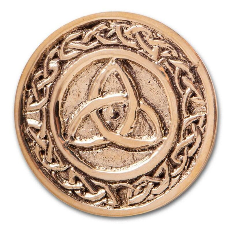 Münze mit keltischem Dreifachknoten aus Messing, ca. 5,5 cm.