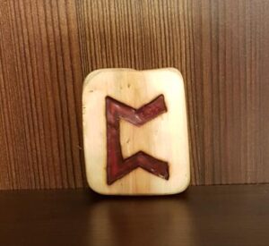 Rune Pethro auf Holz